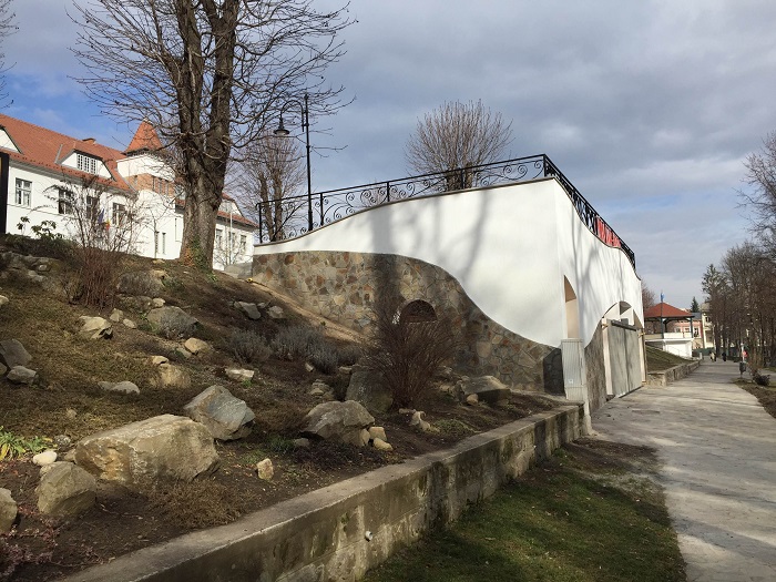 Közvécé - Erzsébet park