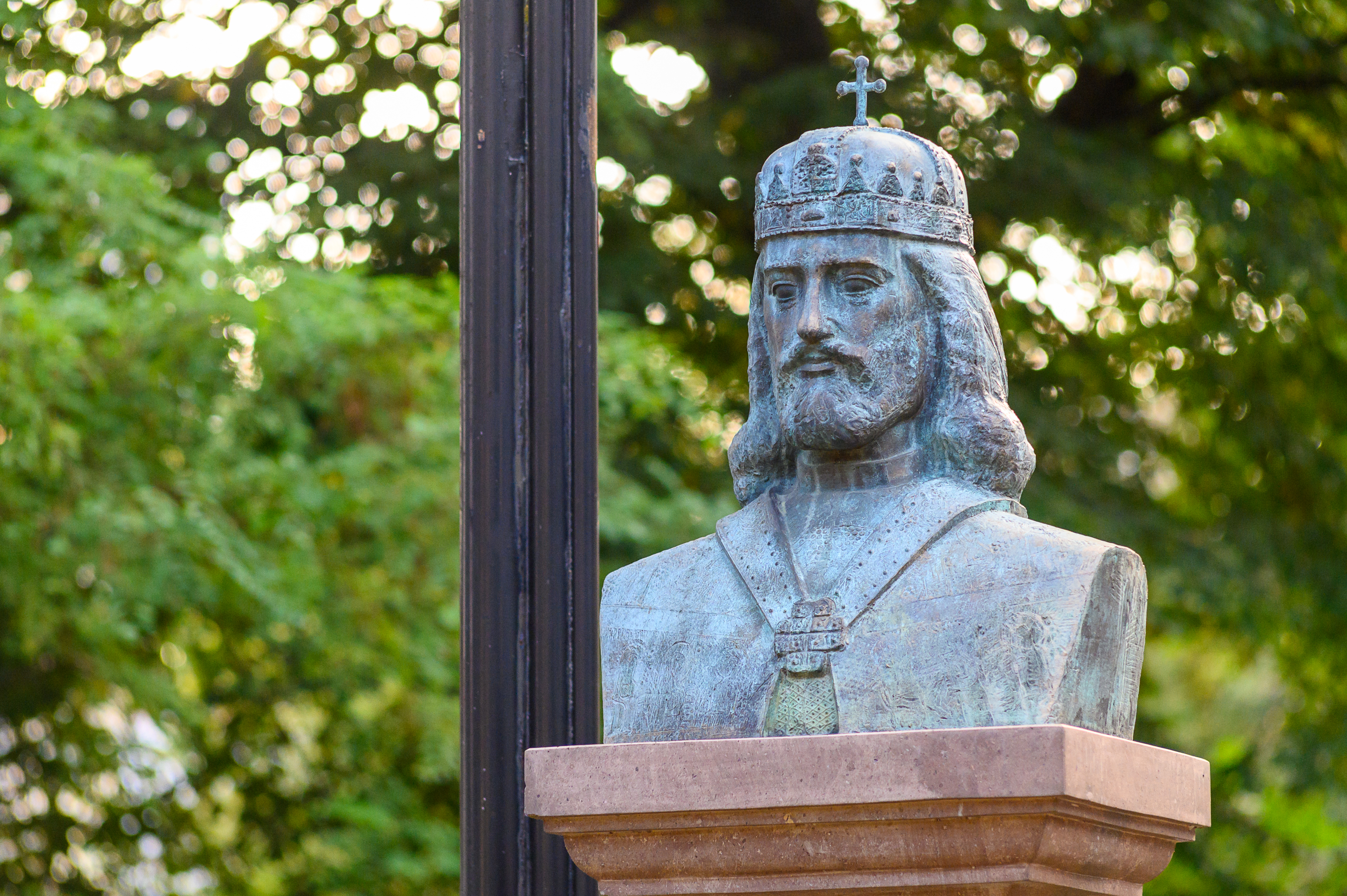 Szent István-napi ünnepi megemlékezés Sepsiszentgyörgyön a Szent József római katolikus templom udvarán