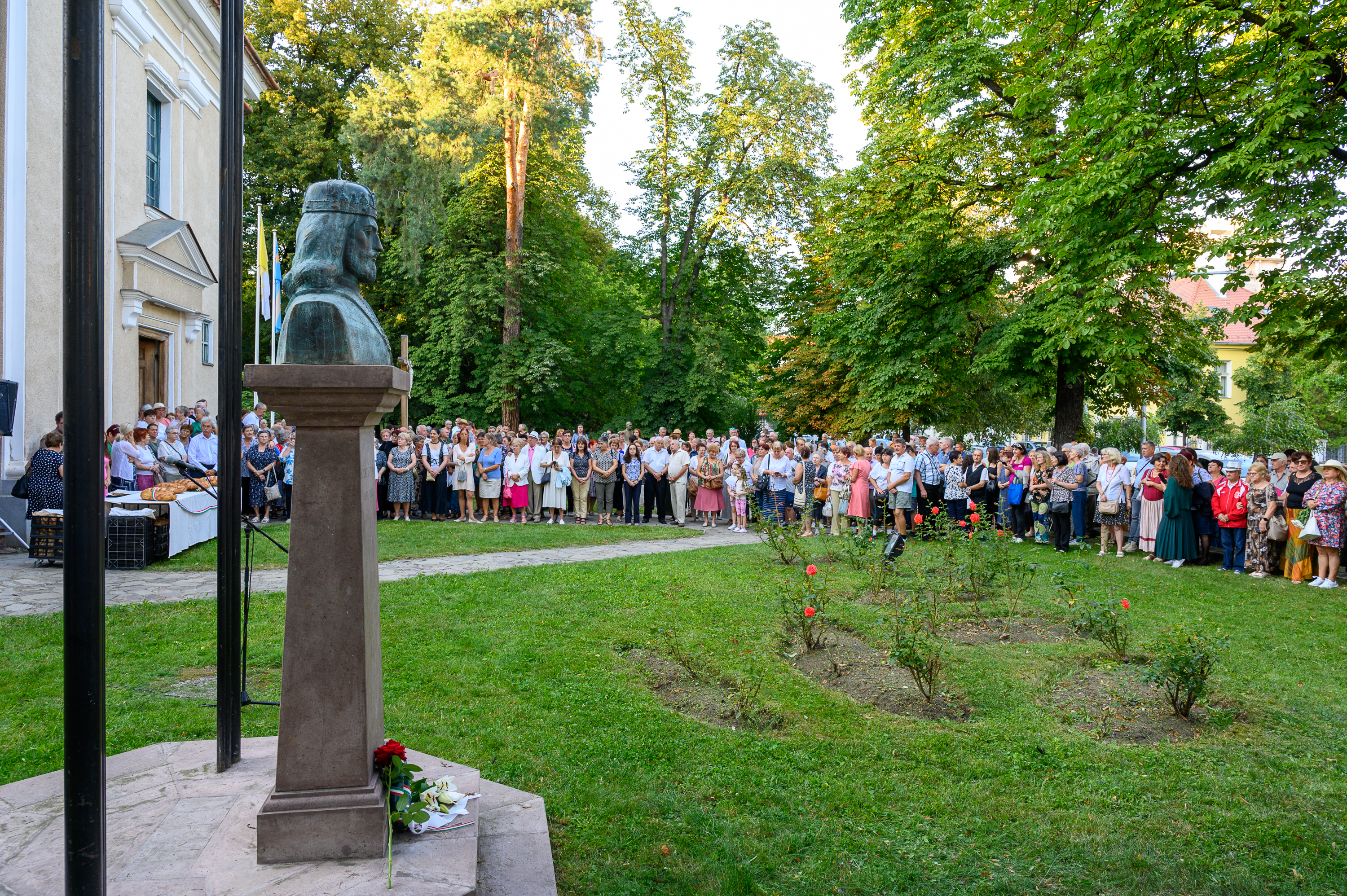 Szent István-napi ünnepi megemlékezés Sepsiszentgyörgyön a Szent József római katolikus templomban Szent István-napi ünnepi megemlékezés Sepsiszentgyörgyön a Szent József római katolikus templomban