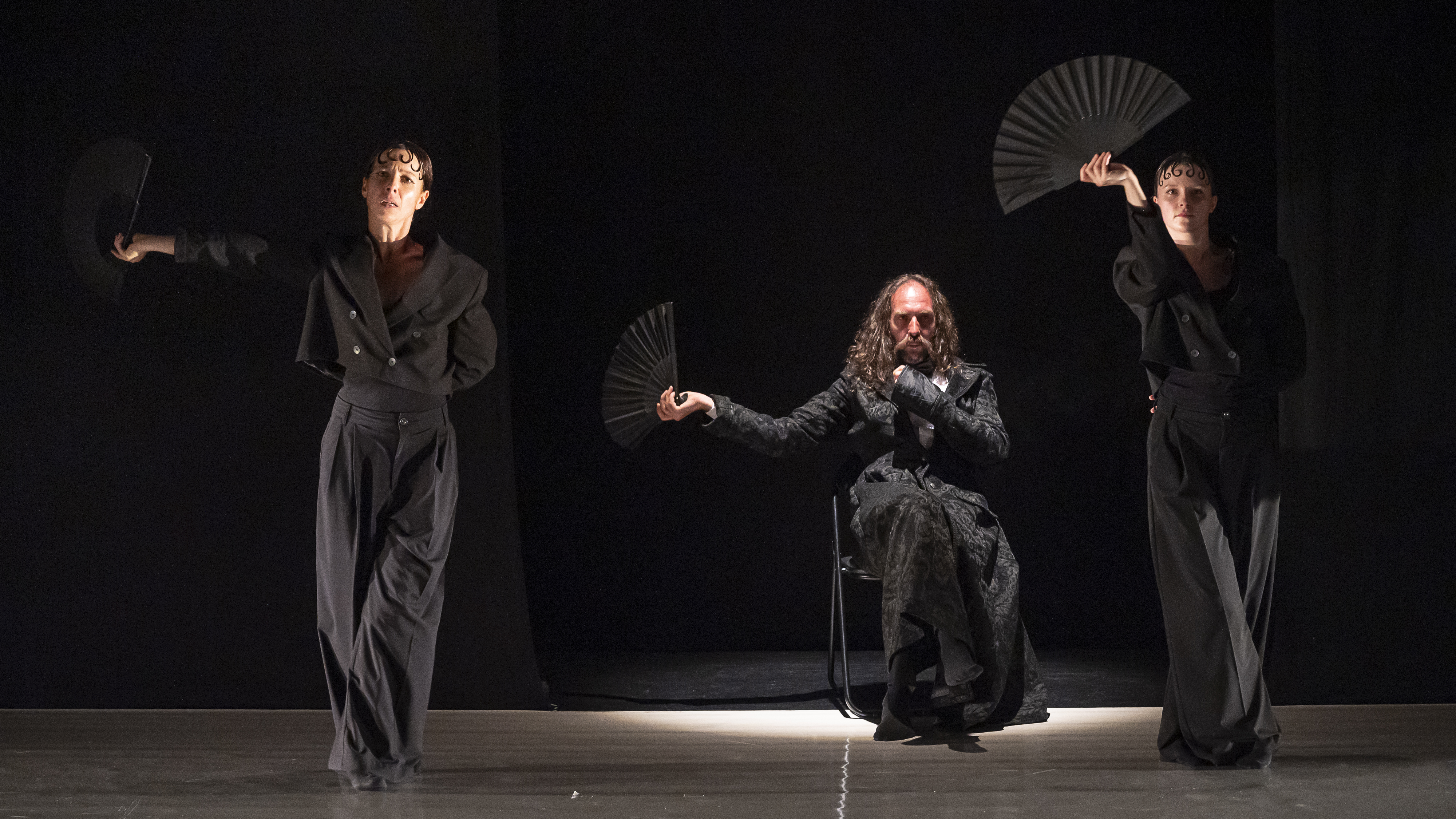 Eseménydús március az M Studiónál